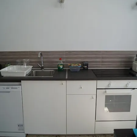 Modernes In Toller Lage Chrani