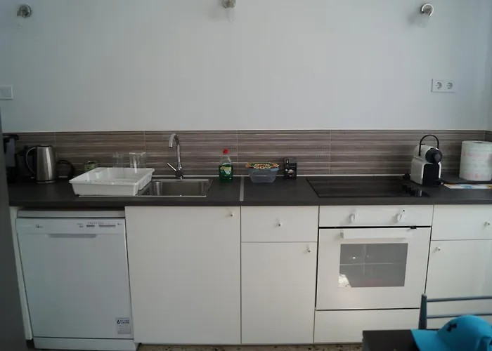 Modernes In Toller Lage Chrani